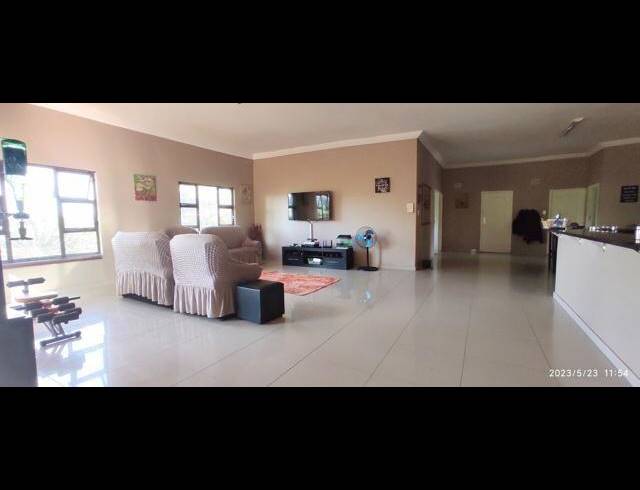 4 BEDROOM HOUSE FOR SALE IN SALMON BAY